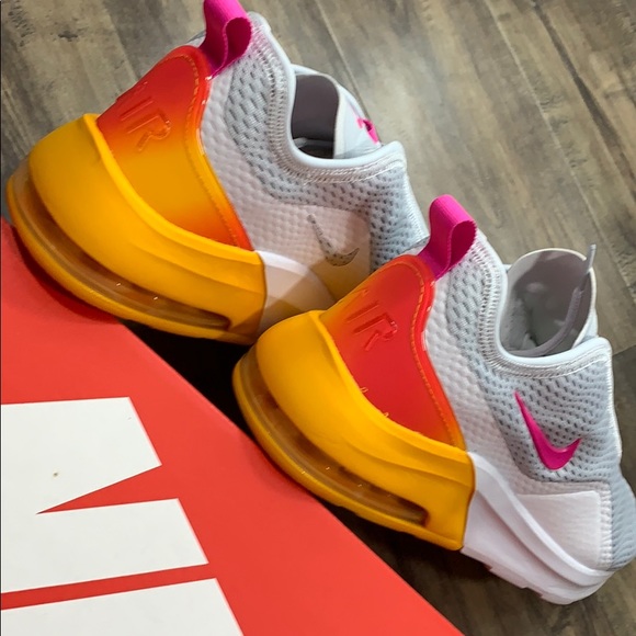 NIKE WMNS AIR MAX MOTION 2 pure platinum/laser - Picture 11 of 16